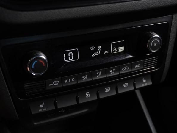 Volkswagen Polo VI с пробегом 2021 года, цена 2 039 000 рублей, 58797 км, лифтбек, Автокод Объявления