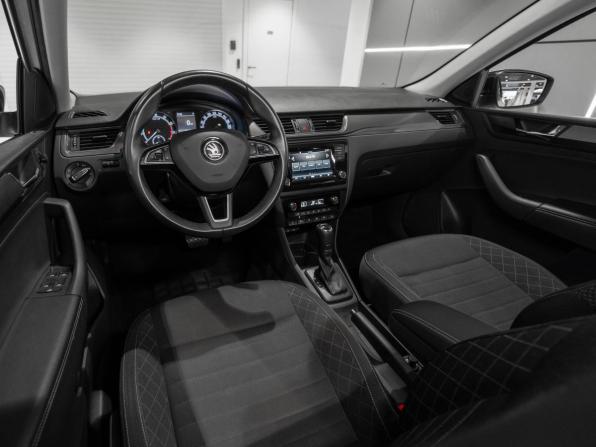 Skoda Rapid I Рестайлинг с пробегом 2018 года, цена 1 575 000 рублей, 71916 км, лифтбек, Автокод Объявления