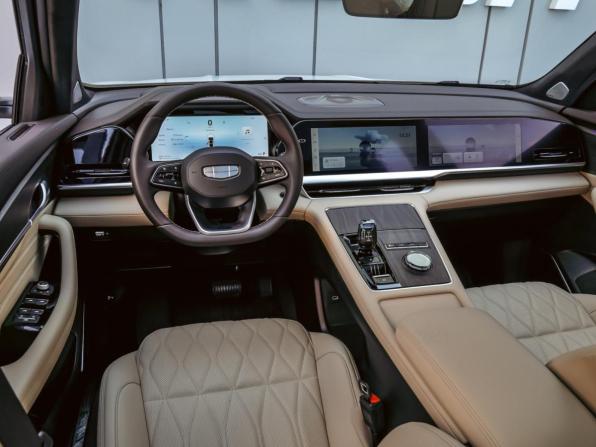 Geely Monjaro I Рестайлинг с пробегом 2024 года, цена 3 648 000 рублей, 28008 км, внедорожник, Автокод Объявления