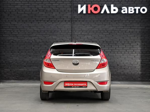 Hyundai Solaris I с пробегом 2013 года, цена 625 000 рублей, 306788 км, хэтчбек, Автокод Объявления