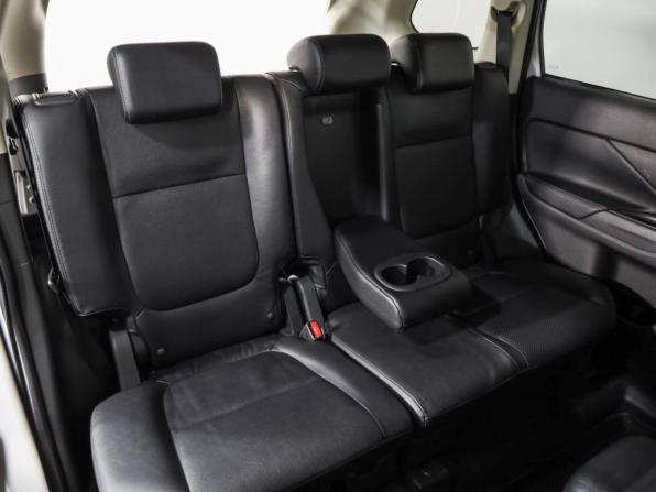 Mitsubishi Outlander III Рестайлинг 2 с пробегом 2015 года, цена 1 849 000 рублей, 142797 км, внедорожник, Автокод Объявления