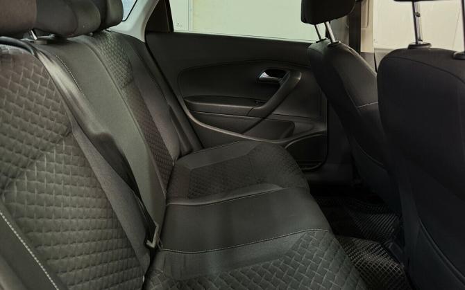 Volkswagen Polo V Рестайлинг с пробегом 2019 года, цена 1 345 000 рублей, 159231 км, седан, Автокод Объявления