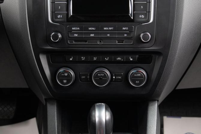 Volkswagen Jetta VI Рестайлинг с пробегом 2015 года, цена 1 499 000 рублей, 143896 км, седан, Автокод Объявления