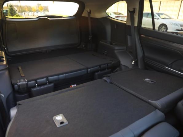 Toyota Highlander IV (XU70) с пробегом 2026 года, цена 5 399 000 рублей, 5548 км, внедорожник, Автокод Объявления