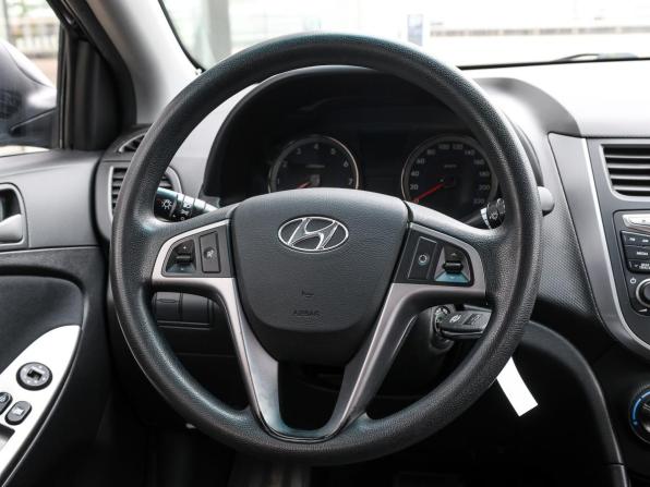 Hyundai Solaris I Рестайлинг с пробегом 2016 года, цена 1 049 000 рублей, 137247 км, седан, Автокод Объявления