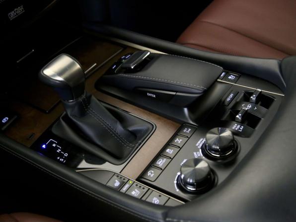 Lexus LX III Рестайлинг 2 с пробегом 2020 года, цена 10 500 000 рублей, 106000 км, внедорожник, Автокод Объявления