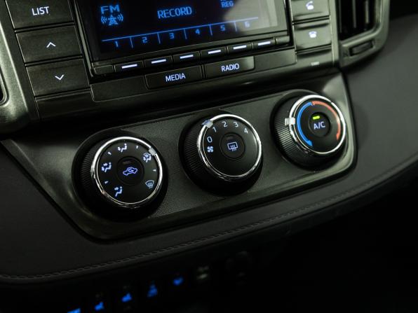 Toyota RAV4 IV (XA40) с пробегом 2015 года, цена 1 799 585 рублей, 230722 км, внедорожник, Автокод Объявления