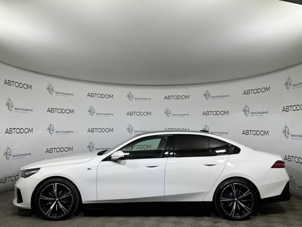 BMW 5 серии VIII (G60/G61/G68) с пробегом 2024 года, цена 7 859 900 рублей, 21401 км, седан, Автокод Объявления