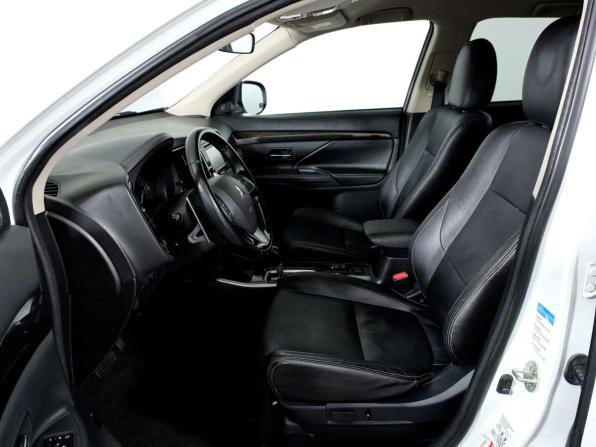 Mitsubishi Outlander III Рестайлинг 2 с пробегом 2017 года, цена 1 848 000 рублей, 130878 км, внедорожник, Автокод Объявления