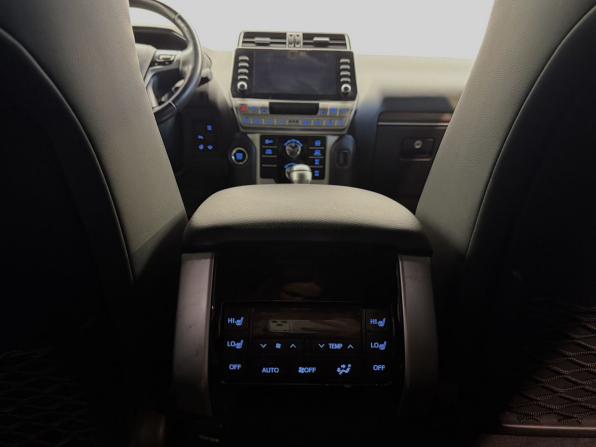 Toyota Land Cruiser Prado 150 Series Рестайлинг 3 с пробегом 2021 года, цена 9 400 000 рублей, 126332 км, внедорожник, Автокод Объявления