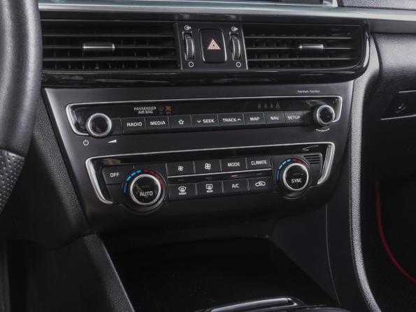 Kia Optima IV Рестайлинг с пробегом 2018 года, цена 1 499 000 рублей, 210576 км, седан, Автокод Объявления