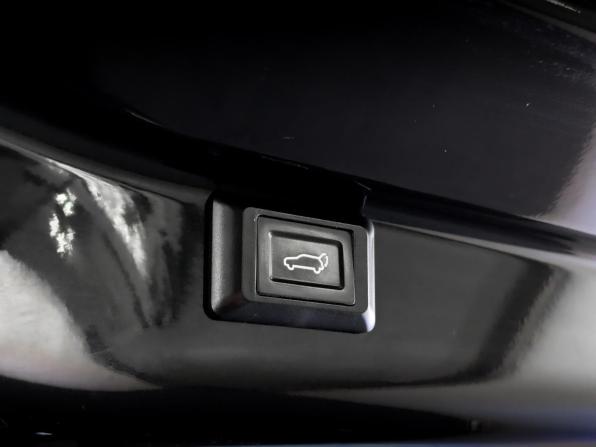 Volkswagen Multivan T6 Рестайлинг с пробегом 2021 года, цена 6 250 000 рублей, 68484 км, минивэн, Автокод Объявления