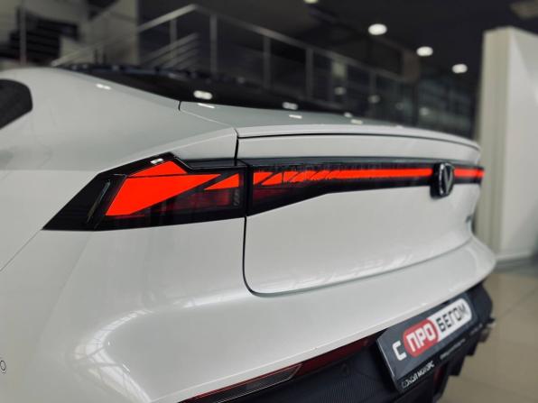 Changan UNI-V I с пробегом 2023 года, цена 2 279 900 рублей, 23000 км, лифтбек, Автокод Объявления