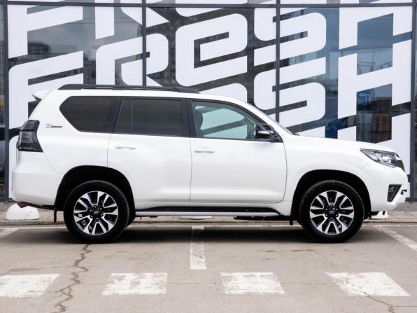Toyota Land Cruiser Prado 150 Series Рестайлинг 3 с пробегом 2021 года, цена 7 840 000 рублей, 110021 км, внедорожник, Автокод Объявления