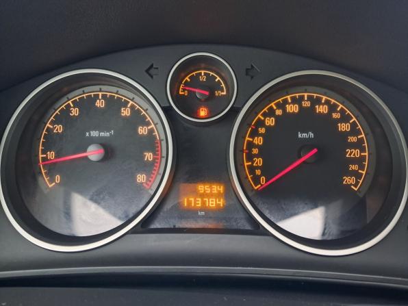 Opel Astra H Рестайлинг с пробегом 2012 года, цена 480 000 рублей, 173500 км, седан, Автокод Объявления