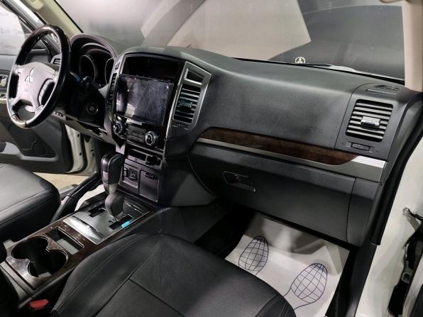 Mitsubishi Pajero IV Рестайлинг 2 с пробегом 2019 года, цена 3 490 000 рублей, 13550 км, внедорожник, Автокод Объявления