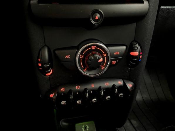 Mini Hatch II (R56) Рестайлинг с пробегом 2013 года, цена 875 000 рублей, 165696 км, хэтчбек, Автокод Объявления