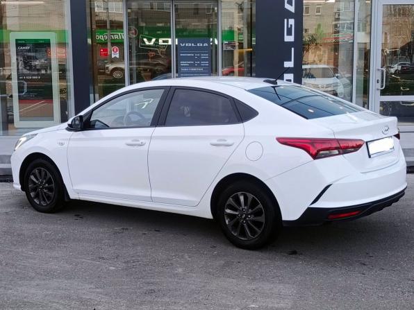 Hyundai Solaris II Рестайлинг с пробегом 2022 года, цена 1 549 000 рублей, 53497 км, седан, Автокод Объявления