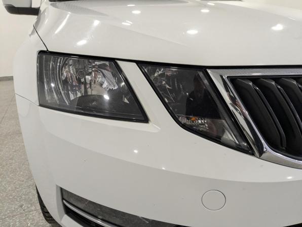 Skoda Octavia III (A7) Рестайлинг с пробегом 2019 года, цена 1 415 000 рублей, 119106 км, лифтбек, Автокод Объявления