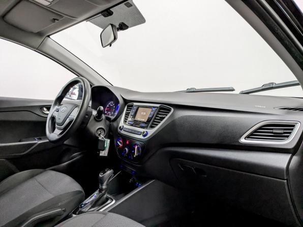 Hyundai Solaris II с пробегом 2017 года, цена 1 015 000 рублей, 226605 км, седан, Автокод Объявления