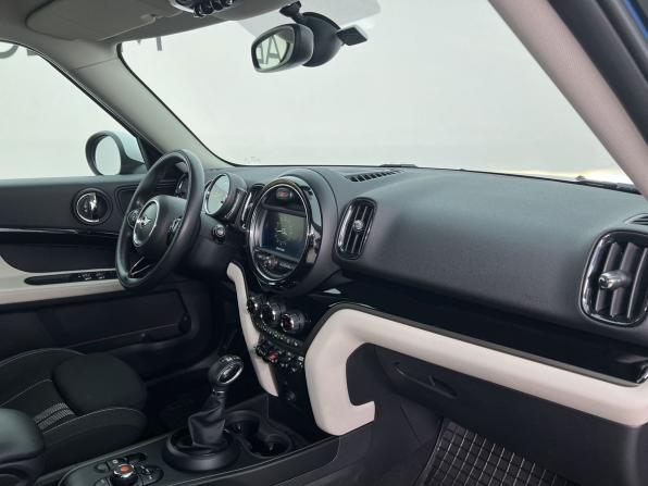 Mini Countryman II с пробегом 2019 года, цена 2 900 000 рублей, 82984 км, внедорожник, Автокод Объявления