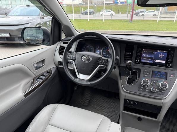 Toyota Sienna III Рестайлинг 2 с пробегом 2019 года, цена 3 275 000 рублей, 156636 км, минивэн, Автокод Объявления