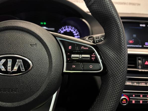 Kia Optima IV Рестайлинг с пробегом 2018 года, цена 1 899 000 рублей, 170000 км, седан, Автокод Объявления