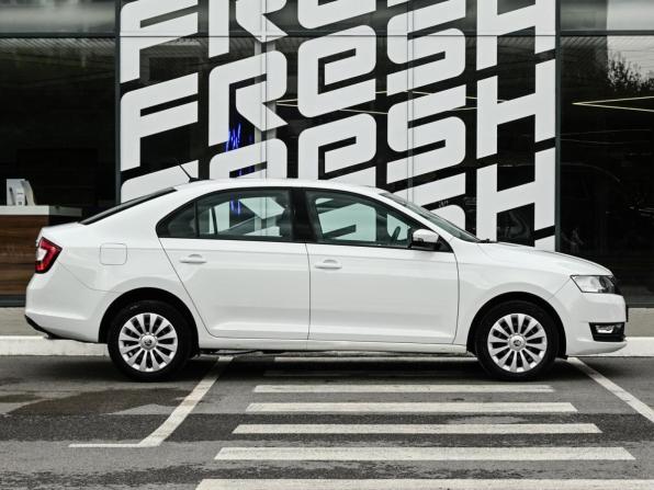 Skoda Rapid I Рестайлинг с пробегом 2019 года, цена 1 409 000 рублей, 88781 км, лифтбек, Автокод Объявления