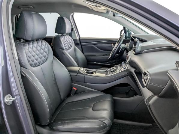 Hyundai Santa Fe IV Рестайлинг с пробегом 2022 года, цена 4 355 000 рублей, 43861 км, внедорожник, Автокод Объявления