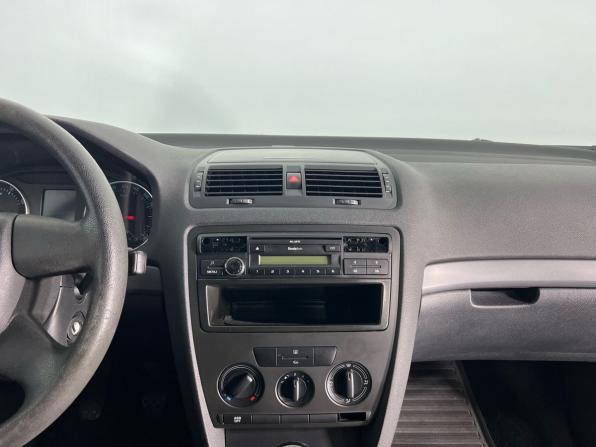 Skoda Octavia II (A5) Рестайлинг с пробегом 2012 года, цена 707 000 рублей, 122000 км, лифтбек, Автокод Объявления