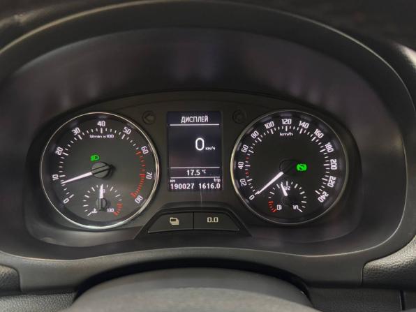 Skoda Fabia II Рестайлинг с пробегом 2011 года, цена 879 000 рублей, 190024 км, хэтчбек, Автокод Объявления