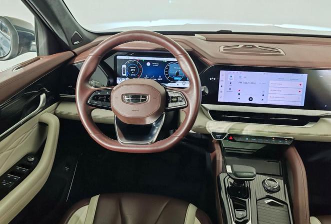 Geely Monjaro I с пробегом 2023 года, цена 3 100 000 рублей, 24345 км, внедорожник, Автокод Объявления
