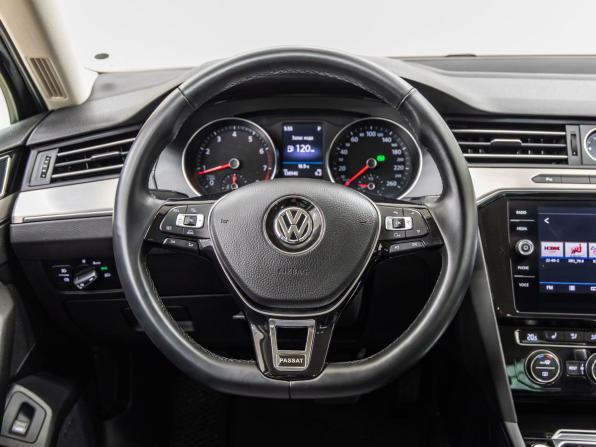 Volkswagen Passat B8 с пробегом 2018 года, цена 1 798 000 рублей, 138946 км, седан, Автокод Объявления