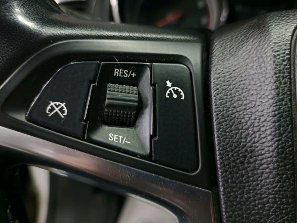 Opel Astra J с пробегом 2010 года, цена 550 000 рублей, 220000 км, универсал, Автокод Объявления