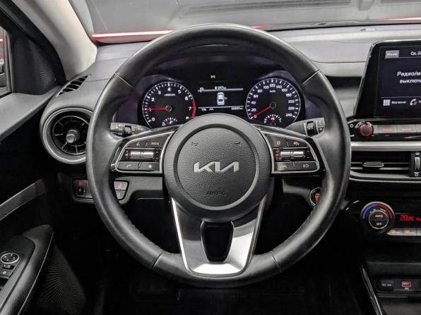 Kia Cerato IV Рестайлинг с пробегом 2022 года, цена 2 450 000 рублей, 32893 км, седан, Автокод Объявления
