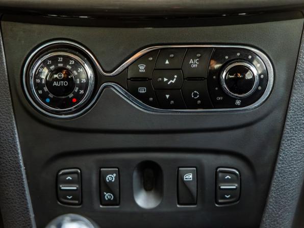 Renault Logan II с пробегом 2014 года, цена 578 000 рублей, 216455 км, седан, Автокод Объявления