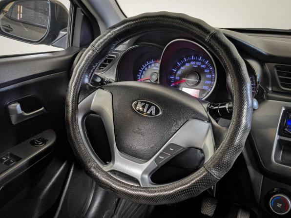 Kia Rio III Рестайлинг с пробегом 2015 года, цена 799 900 рублей, 230000 км, седан, Автокод Объявления
