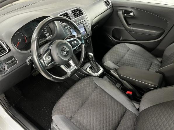 Volkswagen Polo V Рестайлинг с пробегом 2018 года, цена 1 249 000 рублей, 108855 км, седан, Автокод Объявления