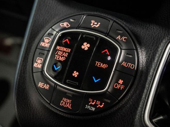 Toyota Noah III (R80) с пробегом 2015 года, цена 1 700 000 рублей, 207169 км, минивэн, Автокод Объявления