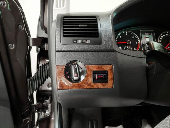 Volkswagen Multivan T5 Рестайлинг с пробегом 2011 года, цена 2 280 300 рублей, 268843 км, минивэн, Автокод Объявления