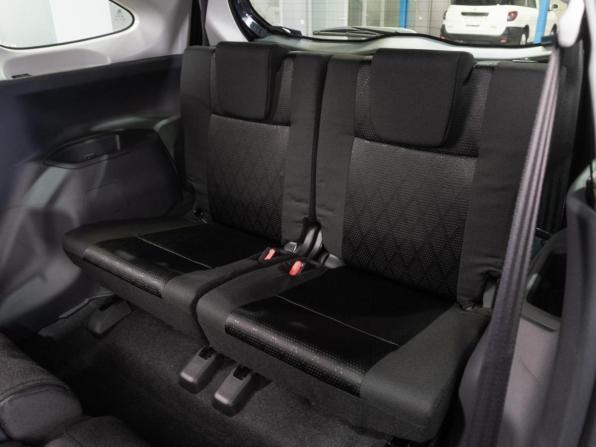 Toyota Veloz с пробегом 2023 года, цена 4 200 000 рублей, 74 км, минивэн, Автокод Объявления