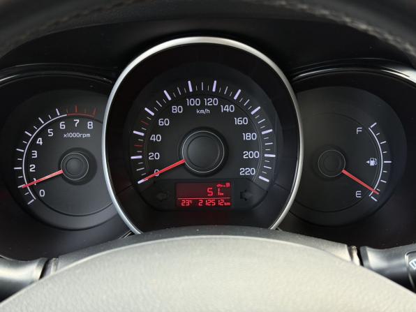 Kia Rio III Рестайлинг с пробегом 2016 года, цена 720 000 рублей, 212492 км, хэтчбек, Автокод Объявления