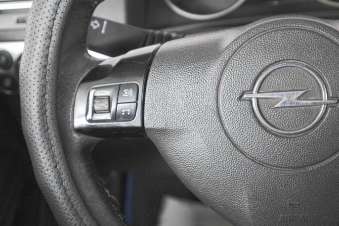 Opel Astra H Рестайлинг с пробегом 2008 года, цена 749 000 рублей, 256000 км, седан, Автокод Объявления