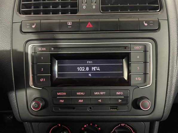 Volkswagen Polo V Рестайлинг с пробегом 2015 года, цена 979 000 рублей, 112563 км, седан, Автокод Объявления
