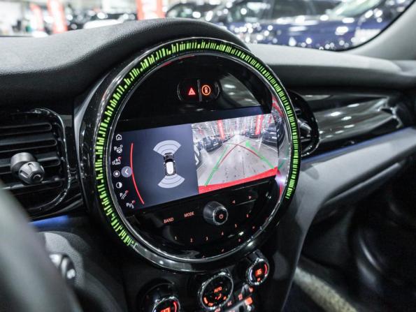 Mini Hatch III (F55/F56) Рестайлинг 2 с пробегом 2021 года, цена 3 649 700 рублей, 79207 км, хэтчбек, Автокод Объявления