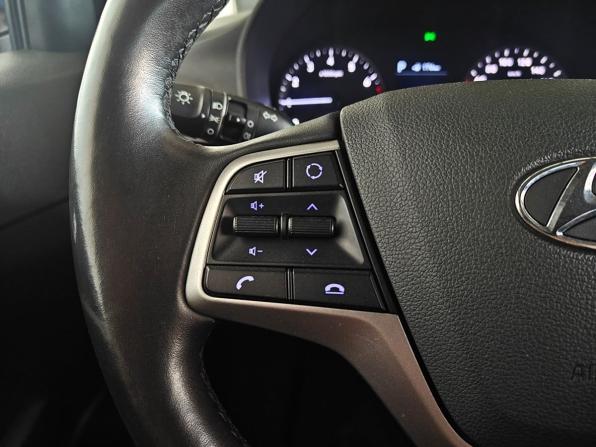 Hyundai Solaris II с пробегом 2017 года, цена 1 345 000 рублей, 117963 км, седан, Автокод Объявления