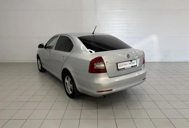 Skoda Octavia II (A5) Рестайлинг с пробегом 2012 года, цена 860 000 рублей, 251684 км, лифтбек, Автокод Объявления