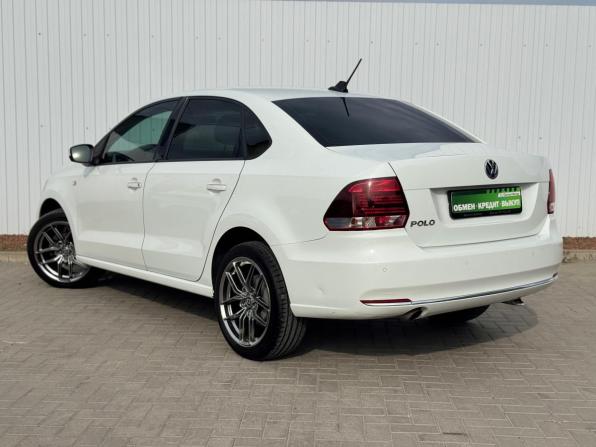 Volkswagen Polo V Рестайлинг с пробегом 2019 года, цена 1 295 000 рублей, 56000 км, седан, Автокод Объявления