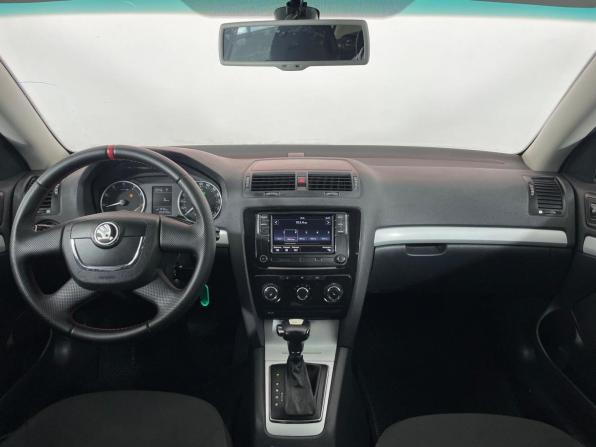 Skoda Octavia II (A5) Рестайлинг с пробегом 2011 года, цена 750 000 рублей, 253618 км, лифтбек, Автокод Объявления