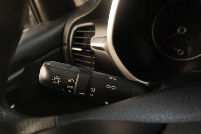 Kia Rio IV Рестайлинг с пробегом 2021 года, цена 1 779 000 рублей, 80300 км, седан, Автокод Объявления